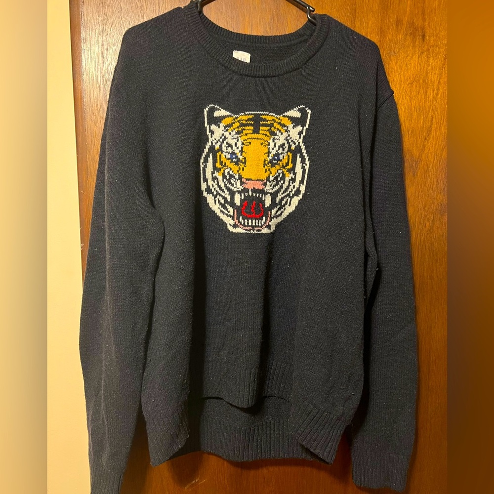 Gap Black Lion Sweater, Size X-Large men’s